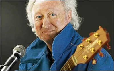 Quel est le prénom du barde breton nommé Favennec ?