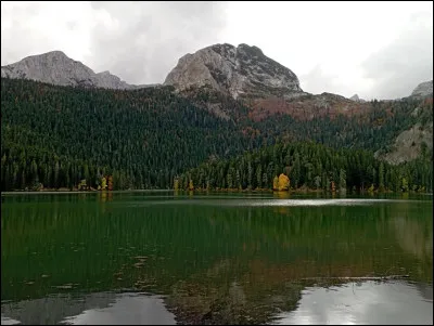 En langue locale, le Monténégro se nomme "Crna Gora". Que cela signifie-t-il littéralement ?