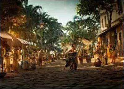 Bayeux est une ville fran&ccedil;aise situ&eacute;e en Normandie. Dans quel pays peut-on &eacute;galement trouver la ville de Bayeux ?