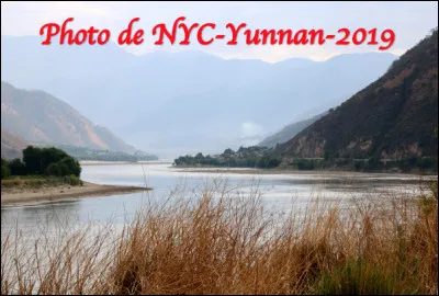 Quel est ce fleuve chinois, le plus grand d'Asie avec 6 380 km qui prend sa source au Tibet et se jette dans la mer de Chine ?
