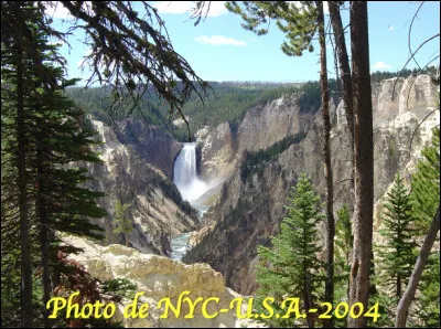 Quel est ce fleuve qui prend sa source dans l'État du Wyoming aux USA, c'est avec 1080 km le plus long fleuve des États-Unis sans barrage ?