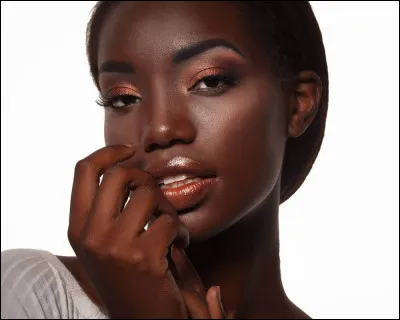 Quelle est ta couleur de peau normale. Si tu ne trouves pas la même que la tienne, trouve celle qui est la plus proche de ta vraie couleur.