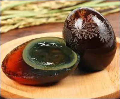 Dans quel pays les �ufs de cent ans sont-ils une sp&eacute;cialit&eacute; ?