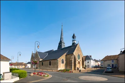 Quelle est cette ville de 4 000 habitants, située au nord-est de l'agglomération mancelle ?