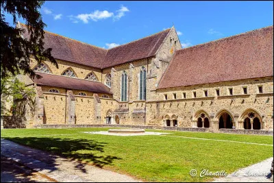 Quelle est cette ancienne abbaye cistercienne, fondée par la reine Bérengère de Navarre en 1230 aux portes de la ville du Mans ?