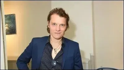 De quelle chanson de Bénabar sont tirées ces paroles : "Tu fermes les yeux, tu es si sage / C'est merveilleux, tu dors comme un ange / Tu as de la chance, moi aussi j'ai sommeil / Mais c'est le matin, faut que je m'habille" ?