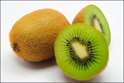 Le nom d'un oiseau est l'homonyme d'un fruit qui peut se manger avec une cuill&egrave;re. Quel est ce fruit ?