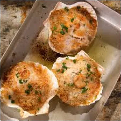 Et on termine notre tour du monde gastronomique, en Europe. Au milieu du si controversé foie gras et des huîtres qui ne font pas toujours lunanimité, les coquilles Saint-Jacques représentent sûrement lingrédient magique de Noël qui met tout le monde daccord. Dans quel pays d'Europe sommes-nous ?