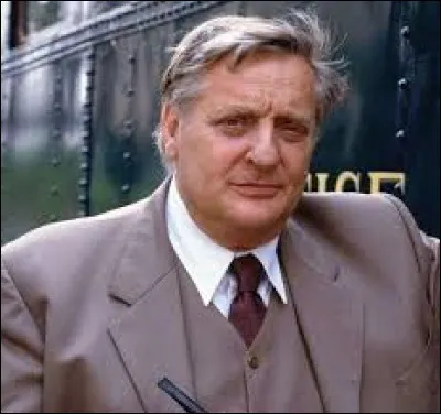 Acteur franco-belge, Bruno Crémer (1929-2010) est resté célèbre pour son rôle du commissaire Maigret à la télévision. Parmi ces trois romans policiers de Georges Simenon, lequel n'a-t-il pas interprété à l'écran ?