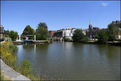 Quelle est cette rivière, longue au total de 190 km, qui prend sa source dans les collines de Thiérache, coule vers l'est, arrose Maubeuge, puis passe en Belgique où elle rejoint la Meuse ?