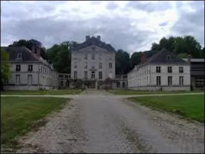 Nous terminons notre balade au château d'Ablois, à Saint-Martin-d'Ablois. Village de l'aire d'attraction Sparnacienne, il se situe dans le département ...