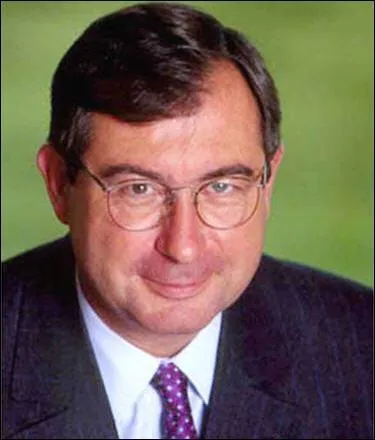 Quel est le prnom du Bouygues qui a succd  Francis  la tte de la grande entreprise ?