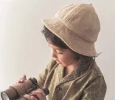 Qui chante "Mais t'es où Philippe là ? / Ben, je suis sous mon bob / Bibi Maman, sous mon bob / Sous mon bob..." en 2024 ?