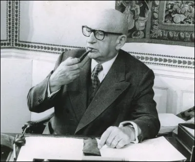 Député UDR de la 3e circonscription du Doubs, il préside l'Assemblée nationale du 2 avril 1973 au 2 avril 1978 :