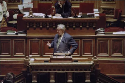 Cet homme politique gaulliste, sénateur des Vosges de 1977 à 2014, a été président du Sénat du 2 octobre 1998 au 30 septembre 2008 :