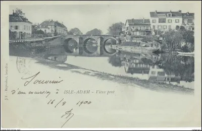 Bordée de tilleuls depuis 1839, l'avenue des Écuries desservait les écuries du château. Le château et les écuries ont été détruits en 1910 ce qui a donné un tout autre rythme à cette avenue.
Quelle est cette animation voulue et décidée par la municipalité de l'époque ?