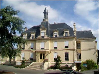 L'hôpital de l'Isle-Adam inauguré en 1881 a été reconnu d'utilité publique en 1898. Il se situe dans la rue qui porte le nom de ceux qui ont créé en 1861, la toute première maison de santé destinée aux plus démunis. 
Qui sont les fondateurs ayant légué à la commune cette maison devenue fondation et aujourd'hui destinée à la gériatrie ?