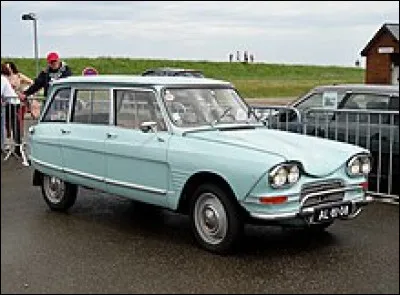 Combien, Georges Bordonove, fait-il durer la guerre dans son livre de 1971 ?