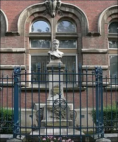 Pour Ruth Rendell, dans son livre sorti en france en 1978, qui est détective ?