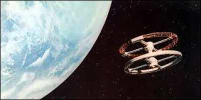 Qui est lauteur de « 2001 : l'Odyssée de l'espace » qui inspira le film du même nom ?