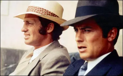 Quel film de Jacques Deray, portant un nom de chapeau est illustré sur l'image, rassemblant pour la première fois ces deux monstres sacrés du cinéma ?