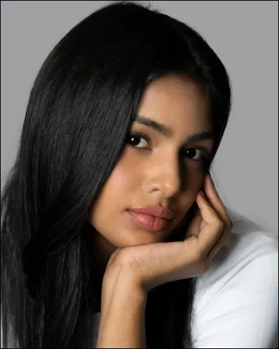 Quelle est la date d'anniversaire de Sriya ?