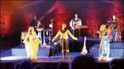 Adam de la Halle et Guillaume d'Amiens ne parlaient pas cette langue :