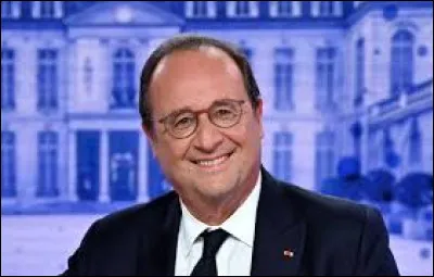 Quel surnom a-t-on donné à François Hollande ?