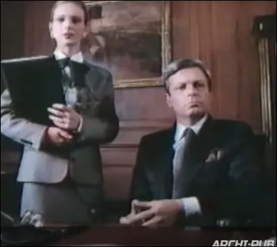 À quoi faisait allusion ce directeur en confiant faire "crac-crac" avec sa secrétaire quand ils avaient un moment ?