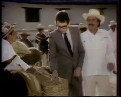 Pour quelle marque de café un jeune expert allait choisir directement les grains dans les sacs de café au cur de la Colombie en décrétant "Cest CE café que je veux pour ." ?