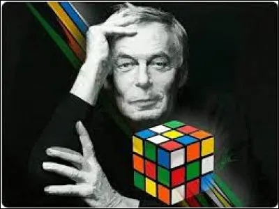 Le "Rubik's Cube" est un fameux jeu de casse-tête créé par le Hongrois Ernő Rubik.
En quelle année a-t-il été inventé ?