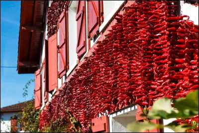 Quelle commune n'est pas située dans le département des Hautes-Pyrénées ?