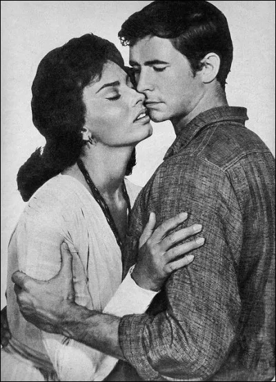 Quelle actrice donne la réplique à Anthony Perkins dans le film "Désir sous les ormes" en 1958 ?