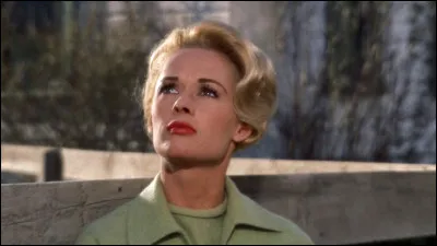 Quelle actrice est l'héroïne du film "Les Oiseaux" d'Alfred Hitchcock ?