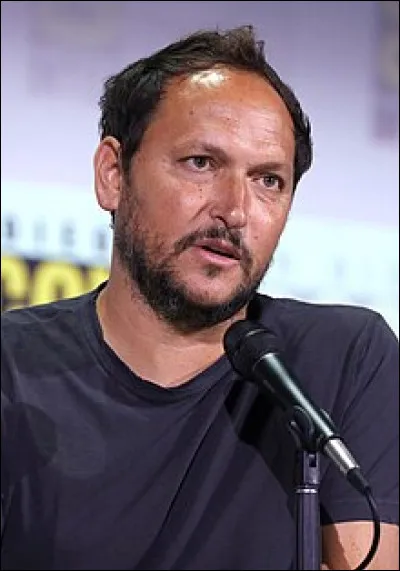 On y voit des bouquins, c'est le...