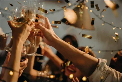 Si fêter le réveillon du Nouvel An avec mes amis me branche, c'est que :