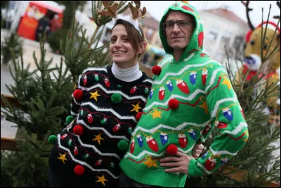 Quand se déroule la journée internationale du pull moche de Noël ?