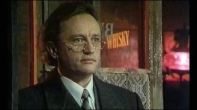 Pour la télévision, Édouard Molinaro le dirige dans une adaptation de Stefan Zweig, "La Ruelle au clair de lune". Avec qui partage-t-il la vedette ?