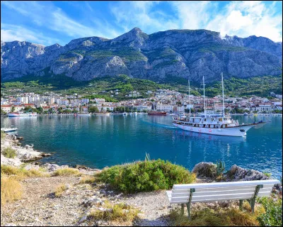 La Dacie se trouve sur la côte adriatique en Croatie.