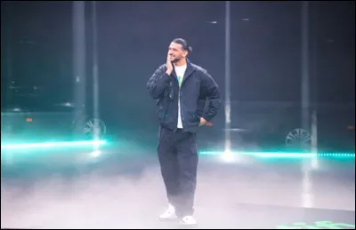 Avec lequel de ses amis rappeurs, a-t-il fait un petit live imprévu ?