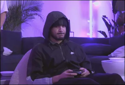 Avec qui AmineMaTue a-t-il joué à Raft ?