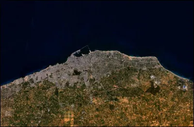 La pierre &agrave; grain tr&egrave;s fin dont on se servait pour polir les m&eacute;taux et les pierres dures avait pour nom...