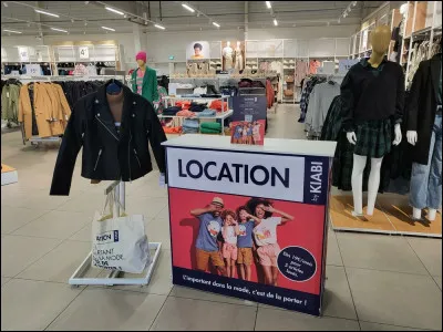 Que dire de deux jeunes filles qui s'échangent leurs vêtements ?