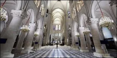 C'est aujourd'hui, 6 décembre 2024, que la cathédrale Notre-Dame de Paris ouvre ses portes aux visites après 5 ans de travaux.