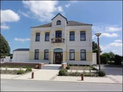 Nous partons maintenant dans les Hauts-de-France, à Bettignies. Commune de l'aire d'attraction de Maubeuge, elle se situe dans le département ...
