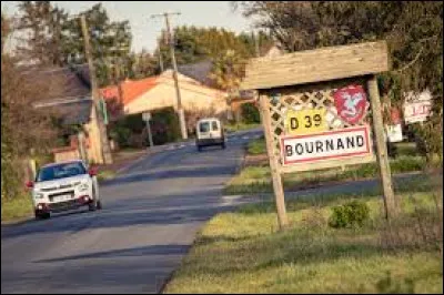 Commune de Nouvelle-Aquitaine, dans l'arrondissement de Châtellerault, Bournand se situe dans le département ...