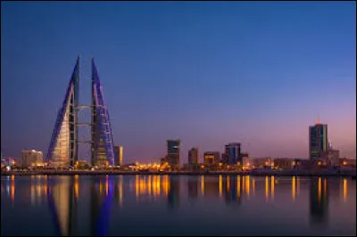 Sur cette photo, vous pouvez voir Manama, une capitale où j'aurai une escale de 3h30. Dans quel pays se situe-t-elle ?