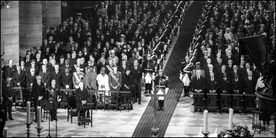 Pour quel président de la République furent célébrées les obsèques en 1974 avec la présence des plus grands dignitaires du monde ?