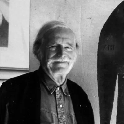 Qui était cet artiste peintre, sculpteur et designer français en Q ?