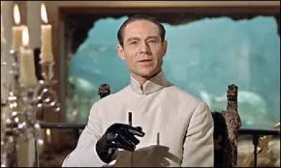 De qui le Dr. No est-il un redoutable ennemi ?